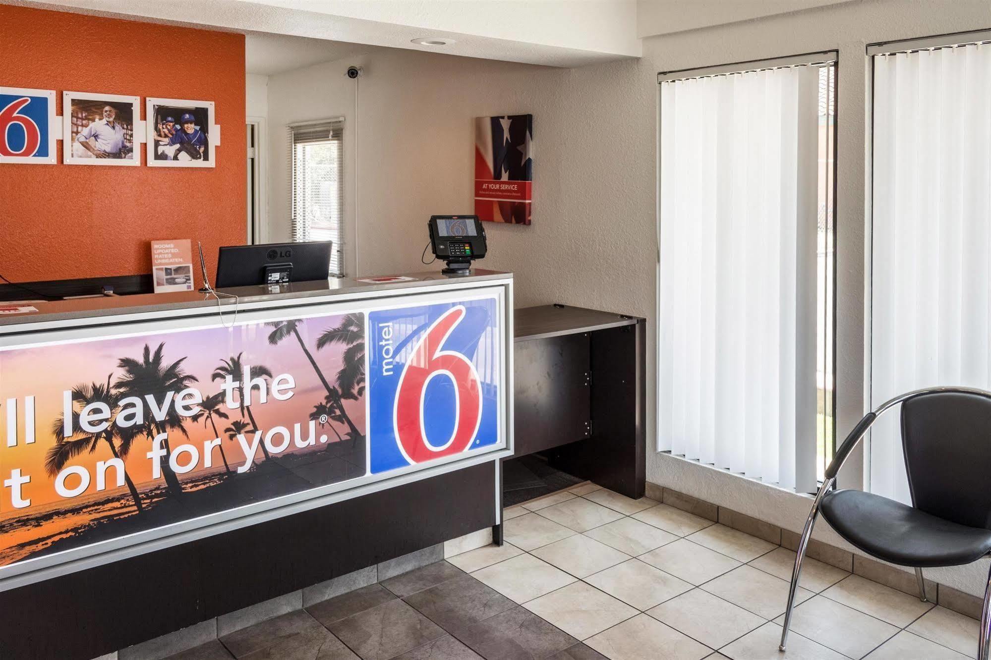 Motel 6-Bakersfield, Ca - Convention Center Exterior foto