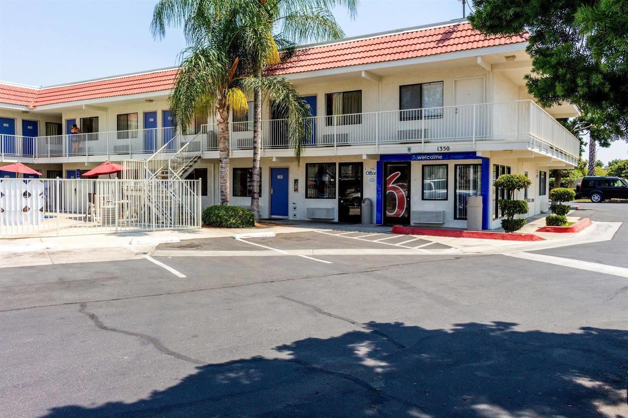 Motel 6-Bakersfield, Ca - Convention Center Exterior foto